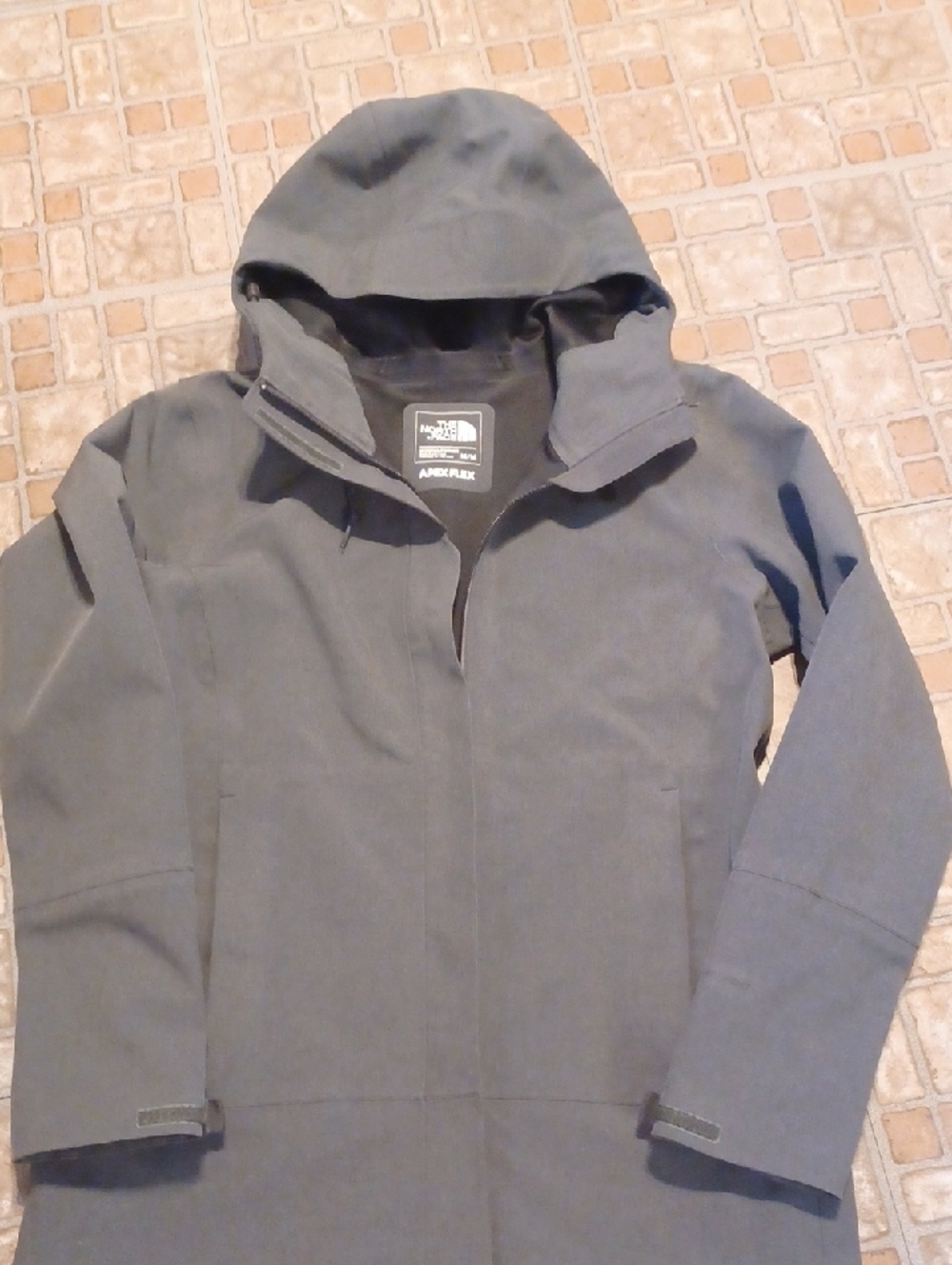 The North Face Gray Hooded Shell Jacket APEX-FLEX Size Medium